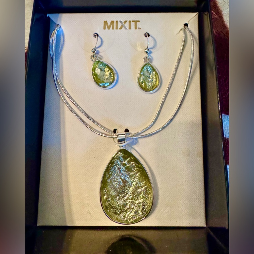 Mixit Silver and Green Jewelry Set NIB
